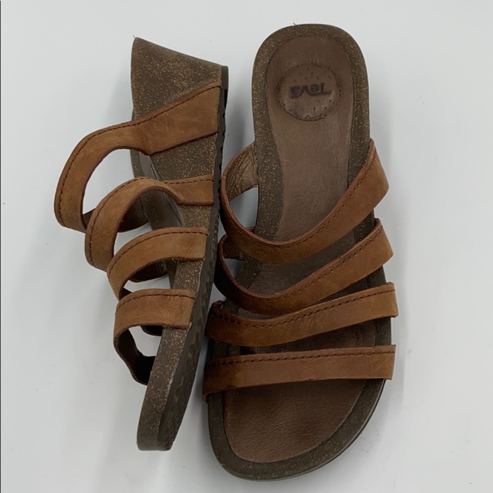 Euc Teva Ysidro wedge strappy leather sandals 8